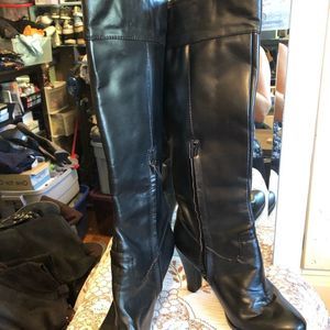 Black boots Size 7